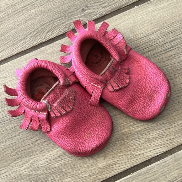 Bright pink freshly picked baby moccasins - Picture 4 of 5